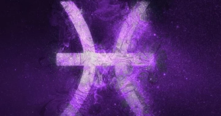 Mor ışıklar içinde Balık burcunun astrolojik simgesi