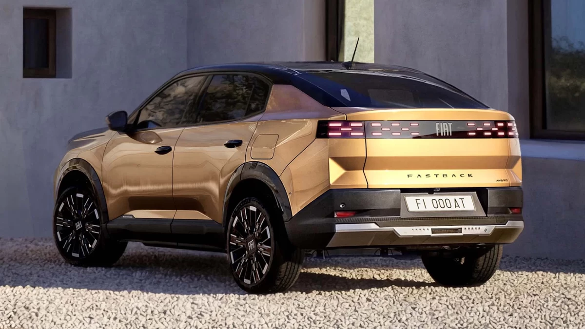 Bronz Fiat Grizzly Fastback arkadan ve yandan görünüm