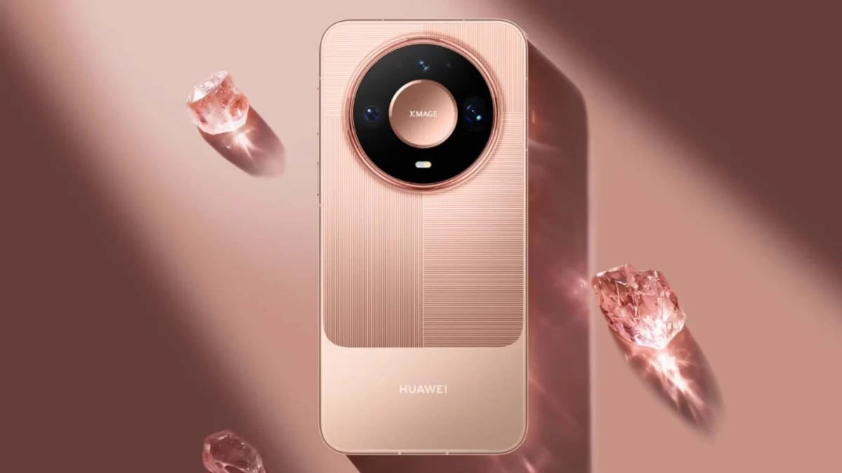 Pembe renkli Huawei Mate 90 modelinin arka yüzü