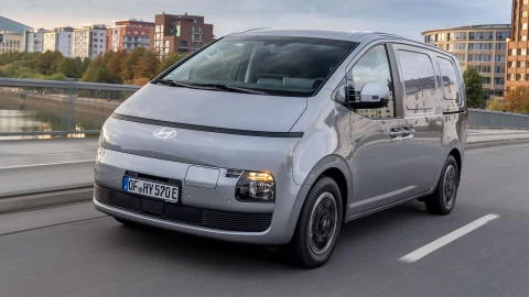 Hyundai STARIA Cargo elektrikli hafif ticari araç tanıtıldı