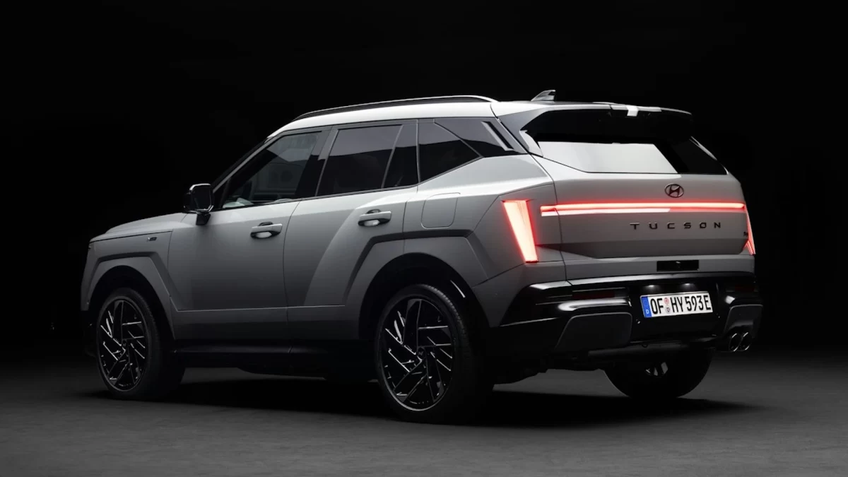 Hyundai Tucson N Line’ın arka ve yan görünümü