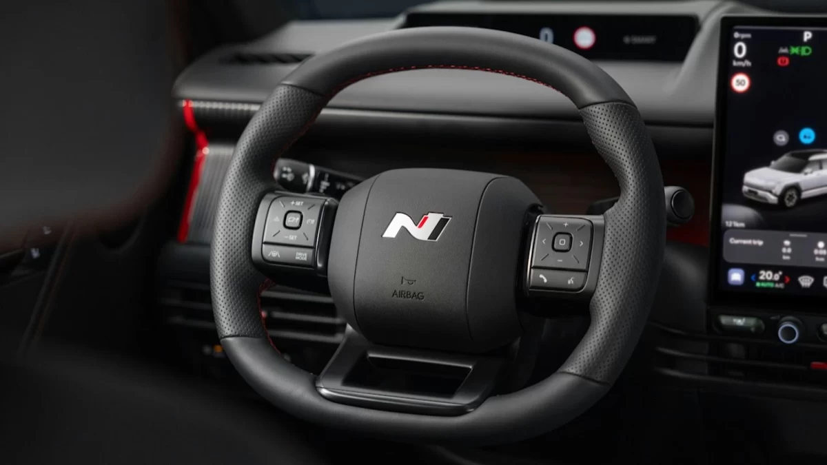 Hyundai Tucson N Line direksiyonu ve ön konsolu