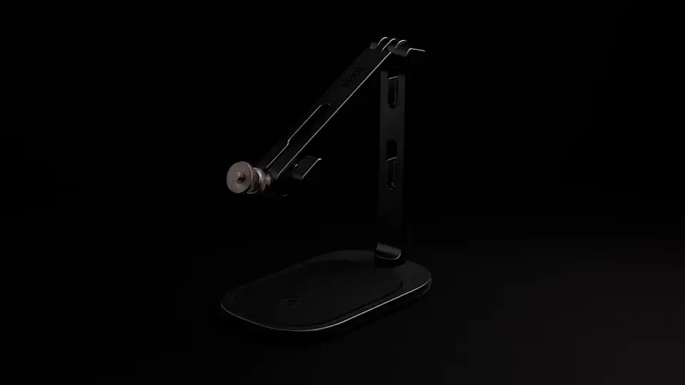 Siyah fon üzerinde tabanı ve ayarlanabilir kolu görünen RØDE DS3 standı
