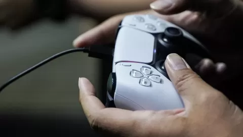 Sony’nin patent başvurusu DualSense ile temassız ödeme fikrini gündeme taşıdı