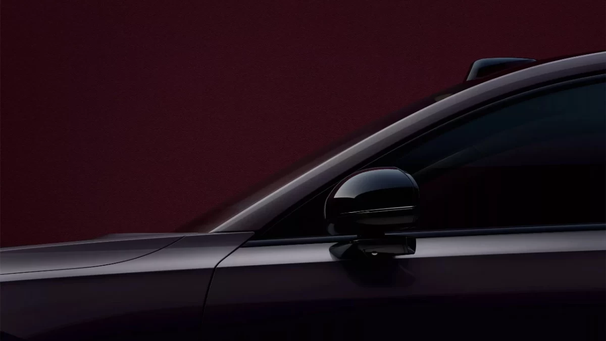 Volvo ES90’ın yan camları ve dikiz aynası
