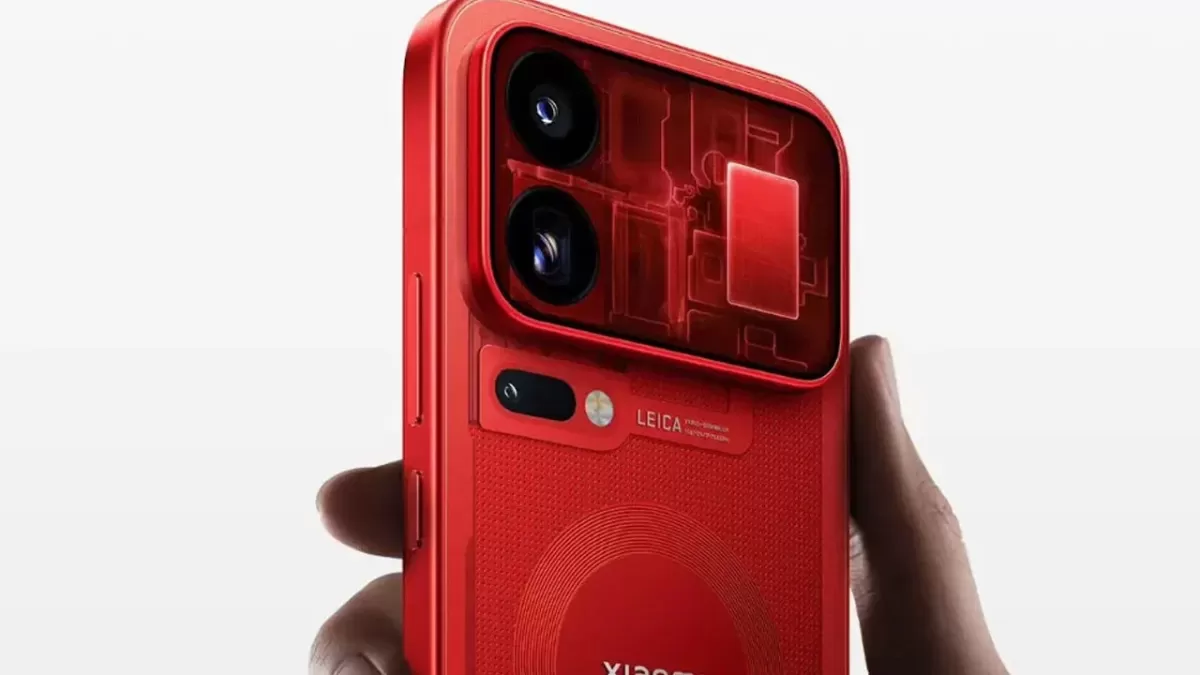 Kırmızı renkli bir Xiaomi telefonun arka yüzü