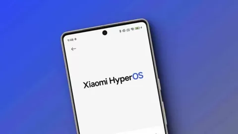 Xiaomi HyperOS yazısı görünen akıllı telefon ekranı