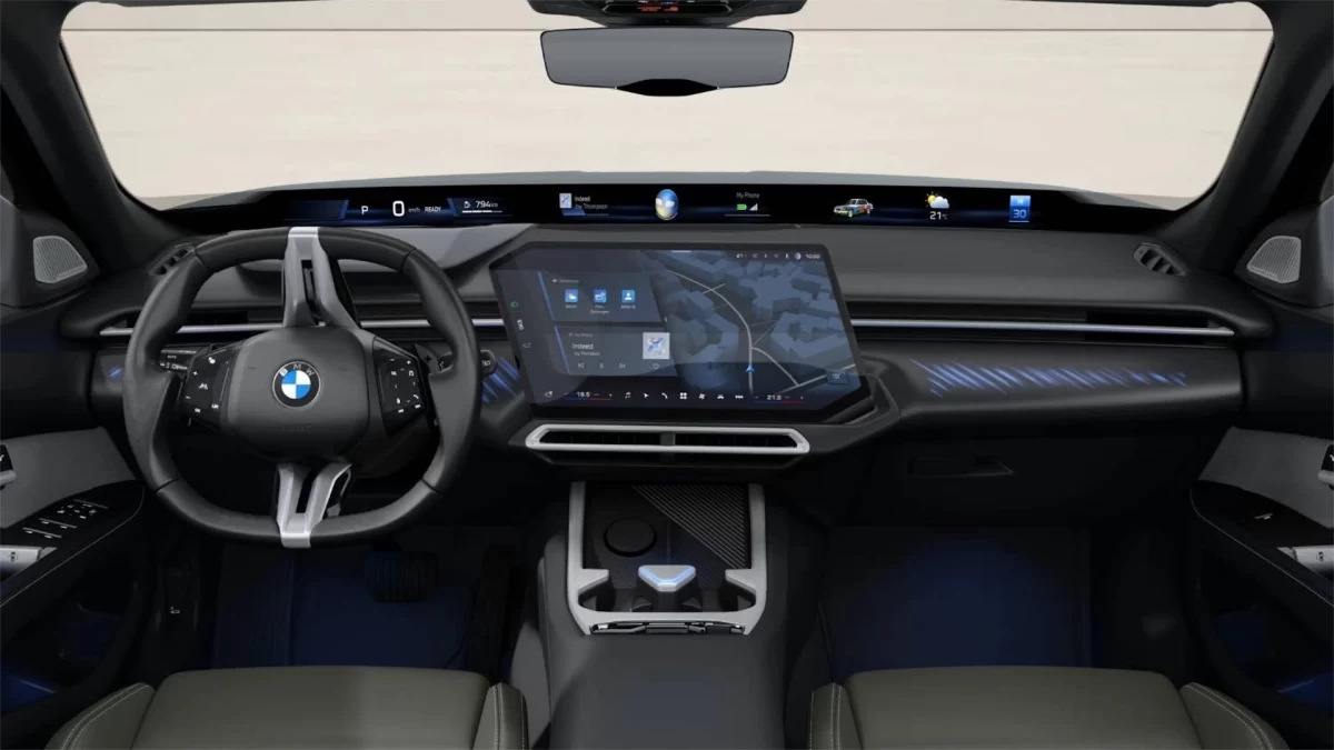 Yeni BMW 3 Serisi’nin direksiyon, ekran ve ön konsol bölümü