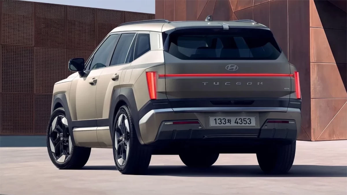 Yeni Hyundai Tucson’un arka ve yan görünümü