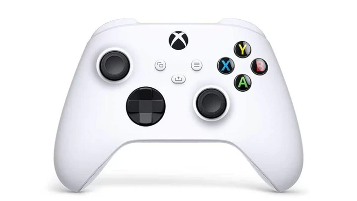 Beyaz Xbox oyun kumandası